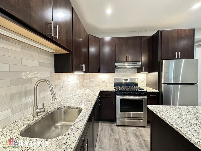 1124 Maple Ave unit J06P, Evanston, IL 60202 - photo 5