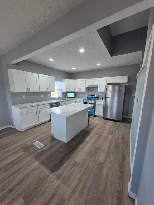 302 Maple St, Friend, NE 68359 - photo 1