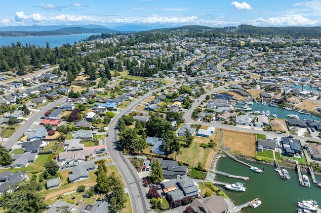 Skyline is a neighborhood in Anacortes, WA. about 80 minutes north of Seattle.