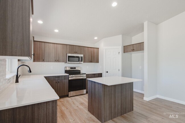 2090 W Penstemon St, Kuna, ID 83634 - photo 5