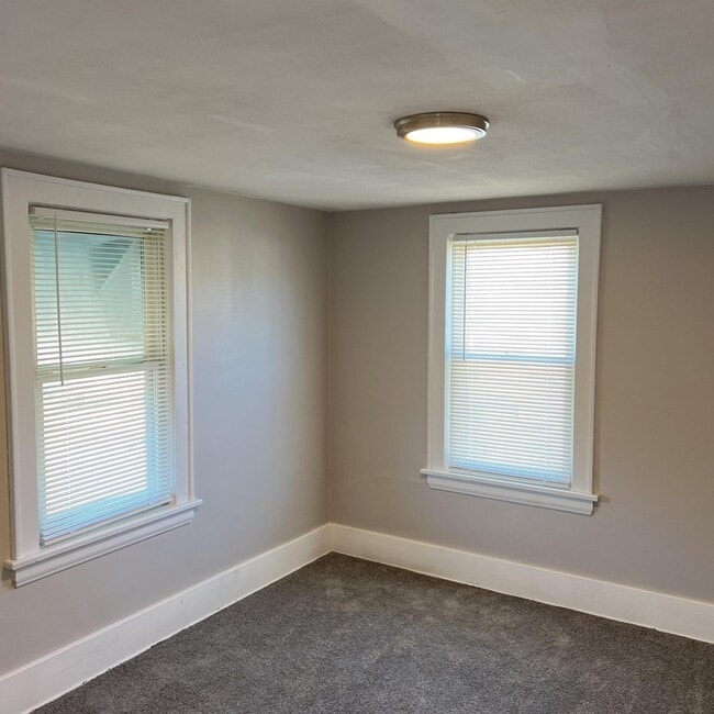 1239 Herberich Ave, Akron, OH 44301 - photo 4