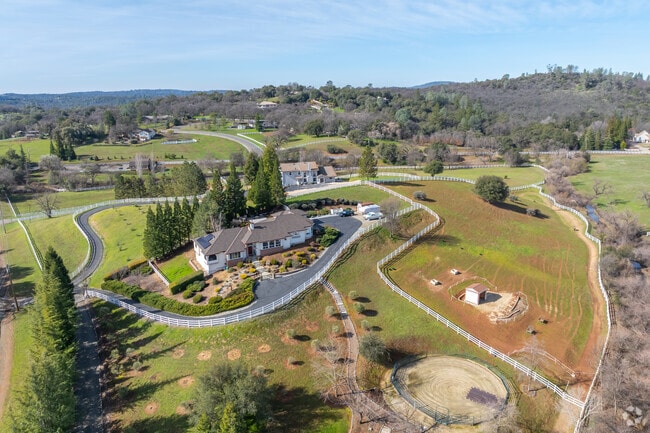 Large properties with custom-build homes are located on the northern end of Diamond Springs.