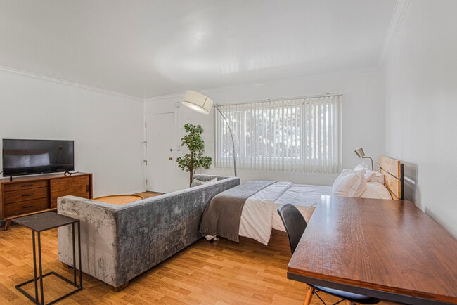 5845 Interceptor St unit R, Los Angeles, CA 90045 - photo 7