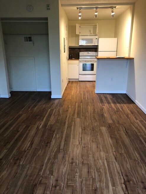 University Ridge Apartments, Birmingham, AL 35205 - photo 1