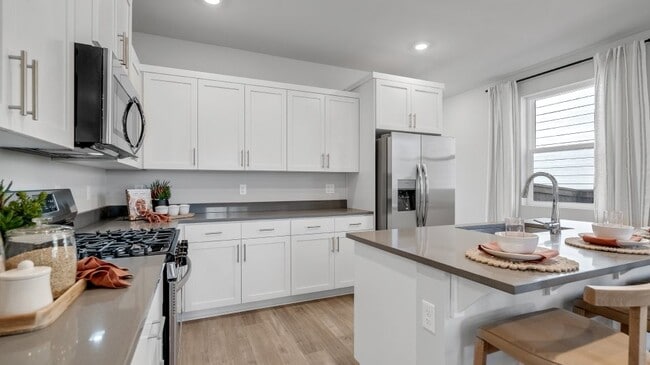 1483 Logan Pkwy, Albany, OR 97322 - photo 5