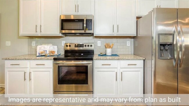 3696 Waterford Oak Ct, High Point, NC 27265 - photo 5