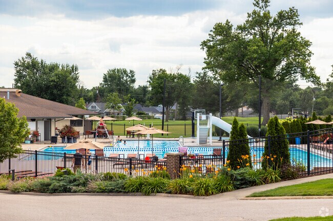 Members swim and relax at Elmcrest Country Club near Noelridge Park.