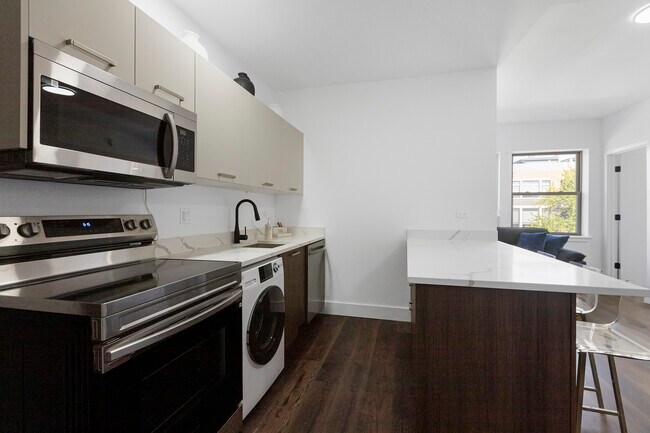 1555 W Hollywood Ave unit 202, Chicago, IL 60660 - photo 3