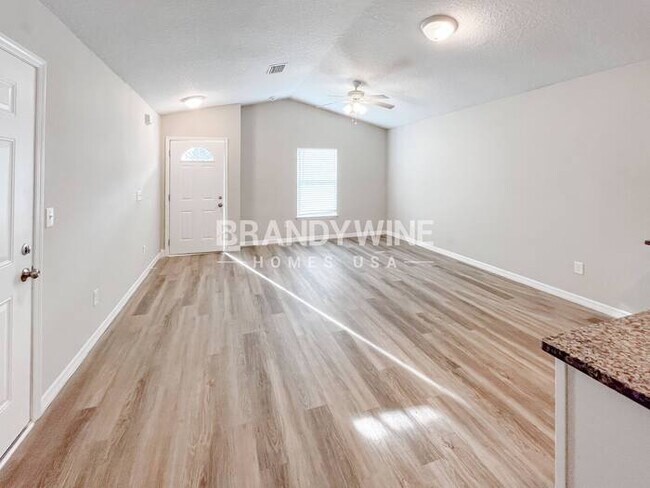 5301 Oaktrail Ln, Jacksonville, FL 32209 - photo 3