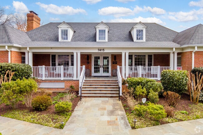 Edgemoor Club, Serving as the Neighborhood's Tennis and Swim Club since the 1920's