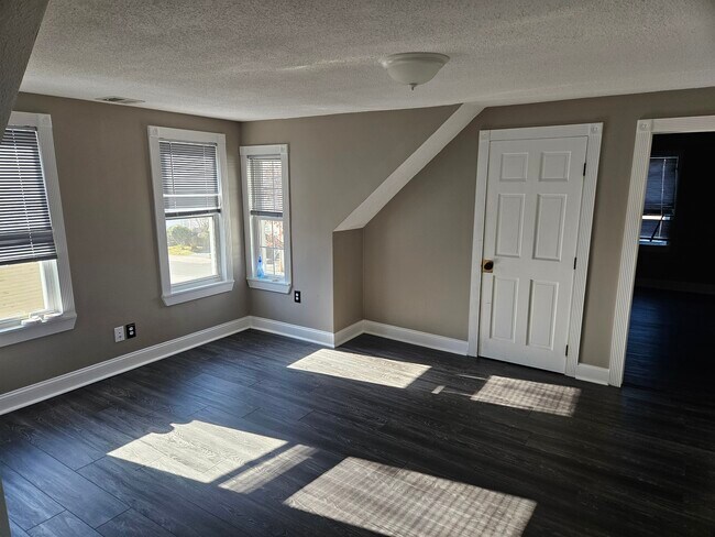 42 Clinton St unit 42 Clinton St.  2nd, Taunton, MA 02780 - photo 6