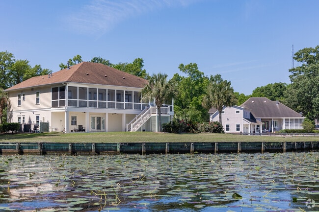 Find spacious waterfront homes with stunning views in Hanahan on the Goose Creek Reservoir.