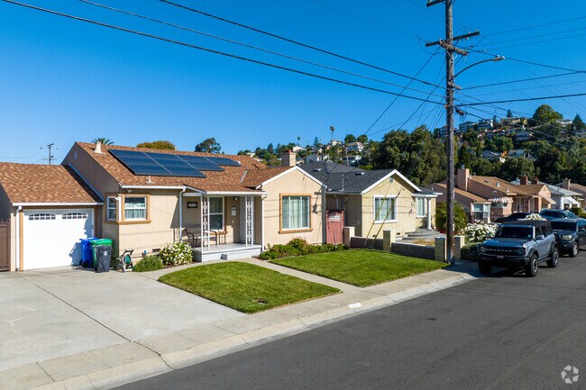 Ranch and craftsman style homes are common in Upper Bal neighborhood.