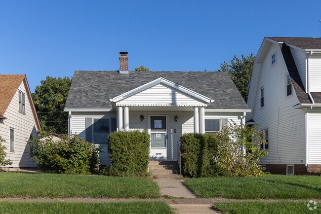 Bungalow-style homes give Willard-Wharton its warmth and charm.