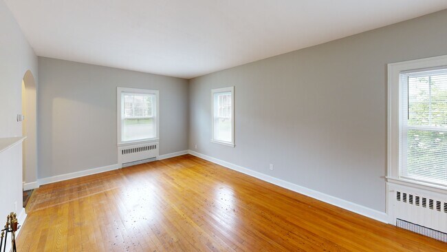 240 Barbara Rd, Middletown, CT 06457 - photo 2