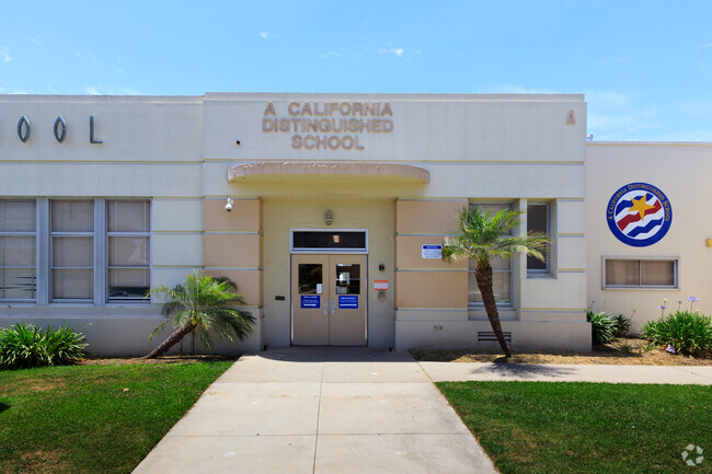 Entrance to Signal Hill Elementary School.
