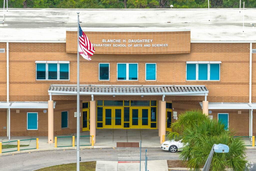 Blanche H. Daughtrey Elementary School is a public, magnet school located in Bradenton, FL.