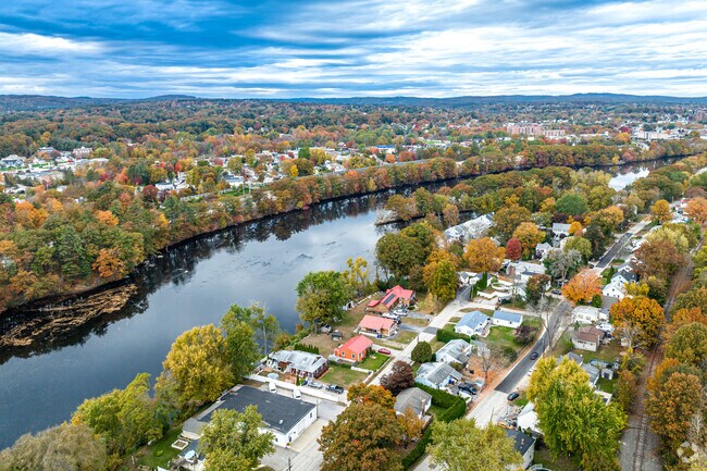 Highlands is located just south of downtown Manchester.