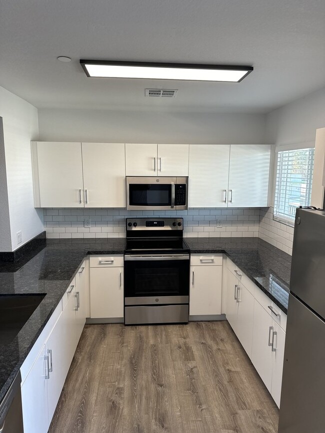 3625 N 16th St, Phoenix, AZ 85016