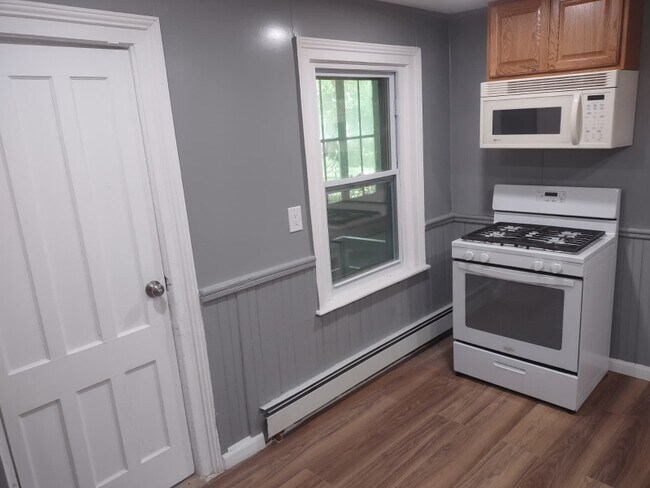 319 2nd St unit 1, Albany, NY 12206 - photo 4