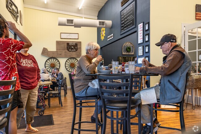 Dena’s Place is a highly rated family restaurant known for its homestyle food.