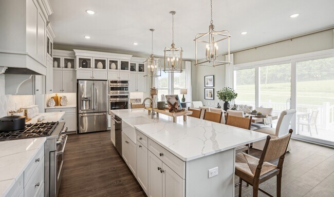 5722 Frederick Dr, Bethlehem, PA 18017 - photo 5