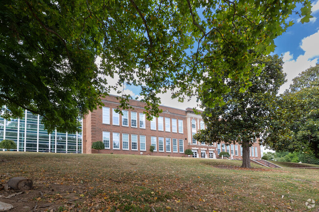 Wasena Elementary has a total enrollment of 215 students.