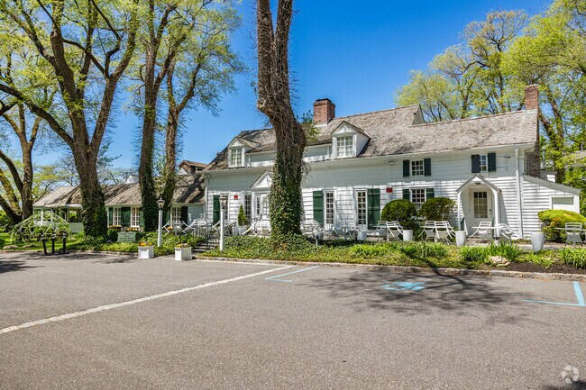 Mirrabelle offers fine dining in the heart of Stony Brook.