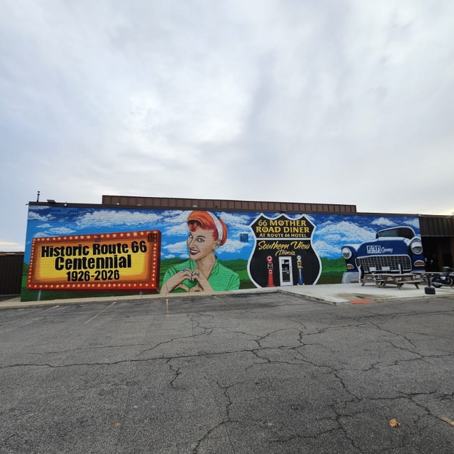 625 E St Joseph St, Southern View, IL 62703 - photo 2