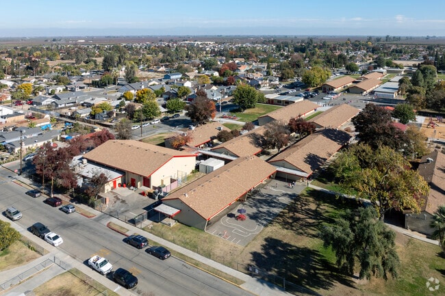 Kerman-Floyd Elementary School is situated in a quiet neighborhood.