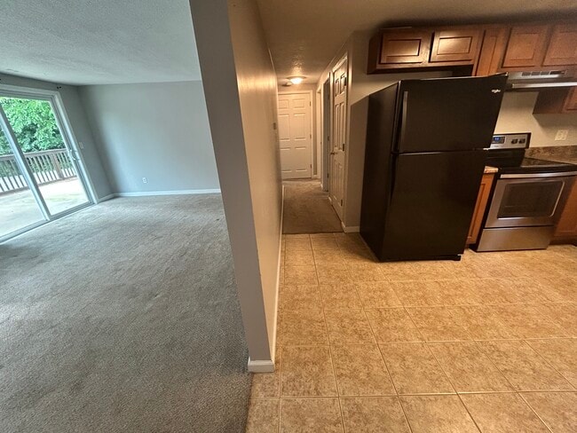 2271 S Cost A Plenty Rd unit 4, Warsaw, IN 46580 - photo 3