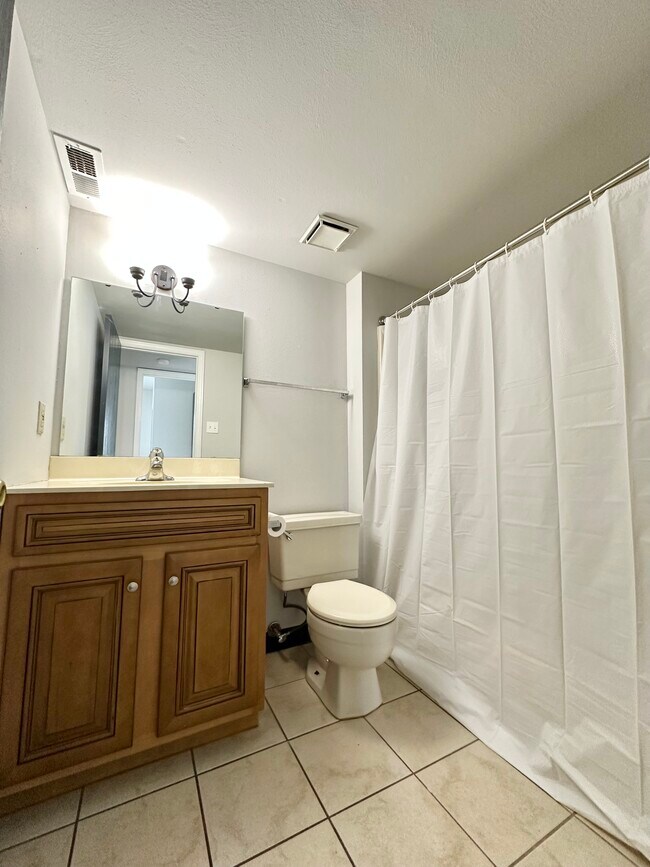 9441 Green Park Gardens Dr unit E, St. Louis, MO 63123 - photo 7