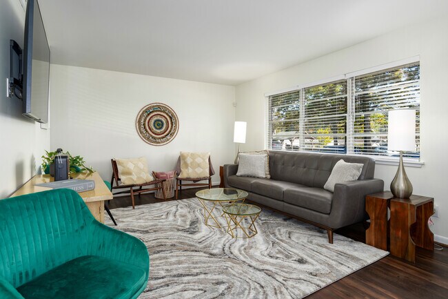 3984 Christopher Dr unit Gold, Vestavia, AL 35243 - photo 5