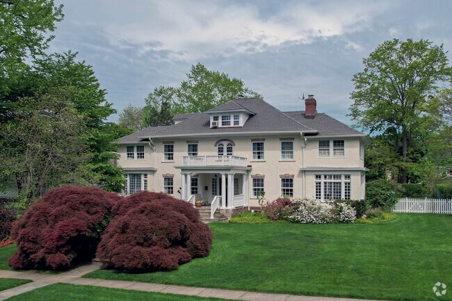 Colonial homes in Rochelle Heights have classic architecture and beautiful lawns.