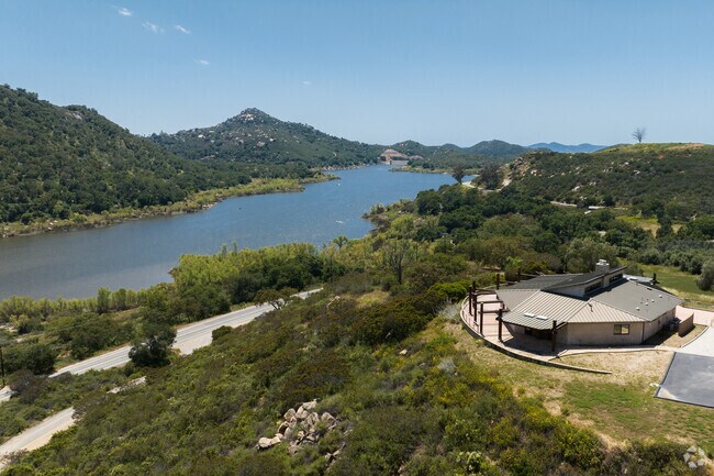 Lake Wohlford offer beautiful scenery and exceptional views.