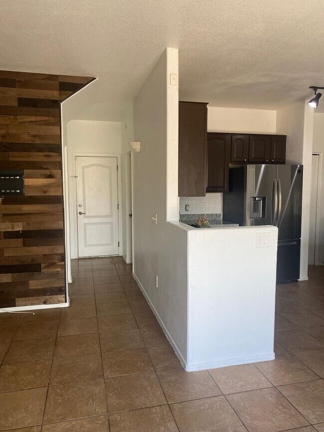 7805 S Hidden Places Loop, Tucson, AZ 85756 - photo 5