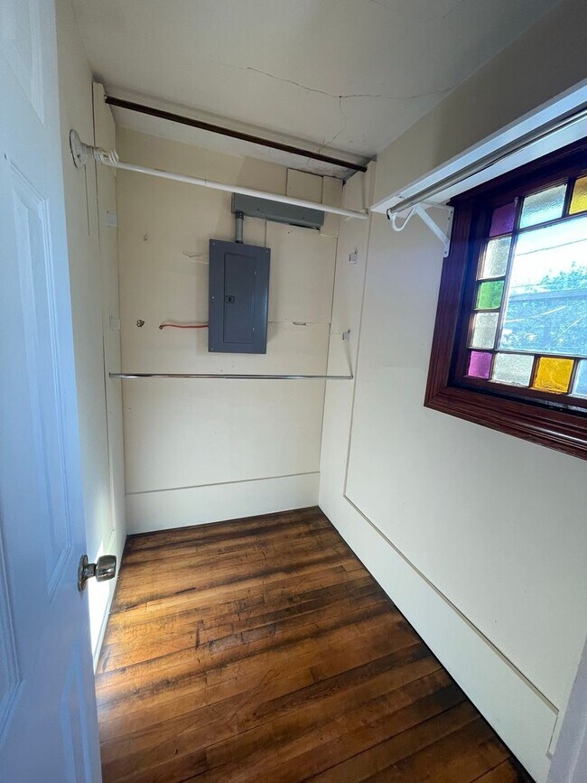 17-19-19 Lafountain St unit 19 Lafountain Street, Burlington, VT 05401 - photo 7