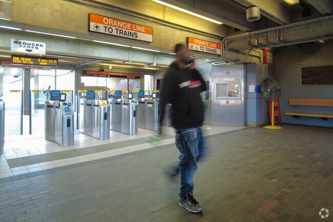 The Orange Line is an easy way for Glendale Residents to get around the Boston area.