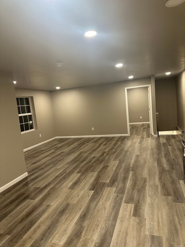 316 Cherry St unit 2th fl, Scranton, PA 18505 - photo 3