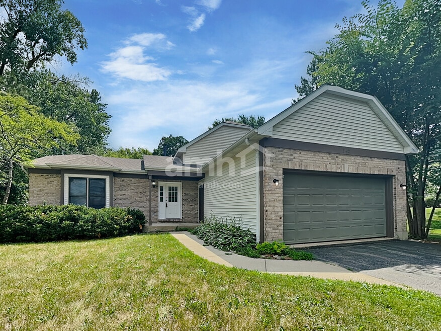 3612 Fawn Ln, Wonder Lake, IL 60097 - photo 1