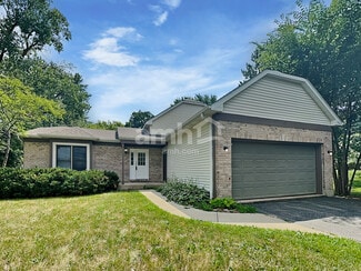 3612 Fawn Ln, Wonder Lake, IL 60097