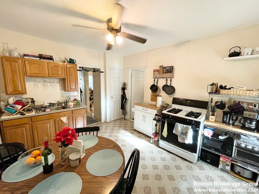 20 Howell St unit 1, Dorchester, MA 02125 - photo 1