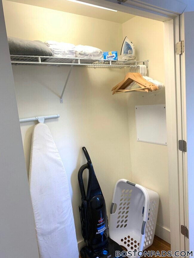 8 Winter Place unit 601, Boston, MA 02108 - photo 6