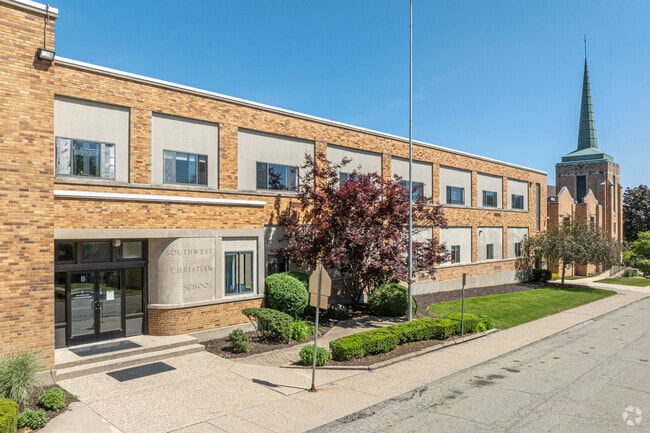 Potters House School is a private school located in Grand Rapids, Michigan.