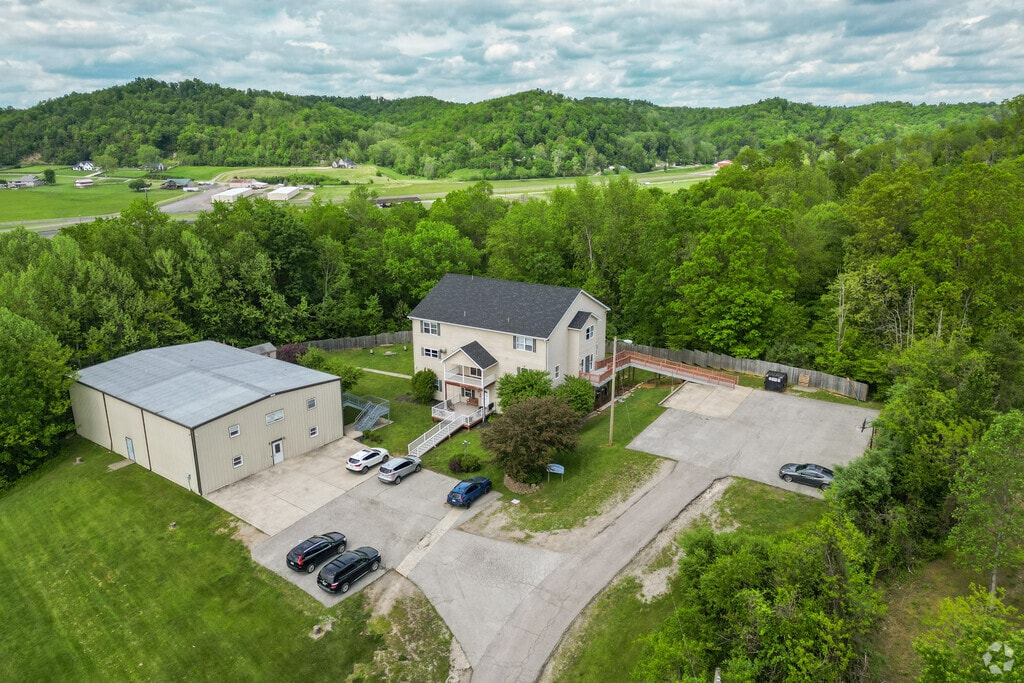 Pressley Ridge at Grand Gardens is a public school in Ona that houses students grades 8 through 10.