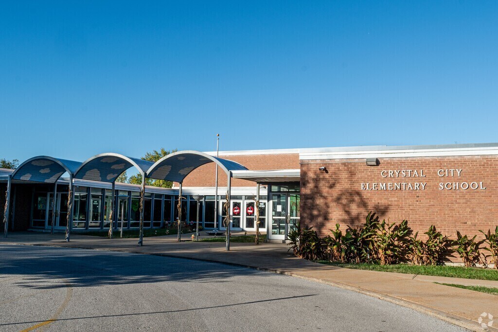 Crystal City Elementary School serves students in the Festus/Crystal City community.