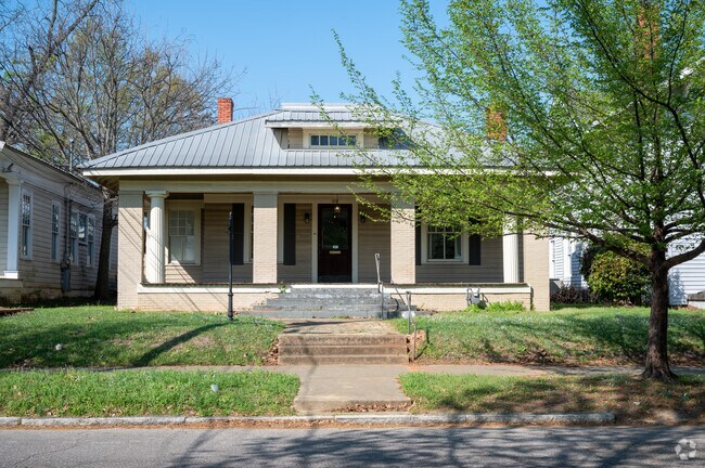 American Craftsman style homes add charm to the streets of Centennial Hill.