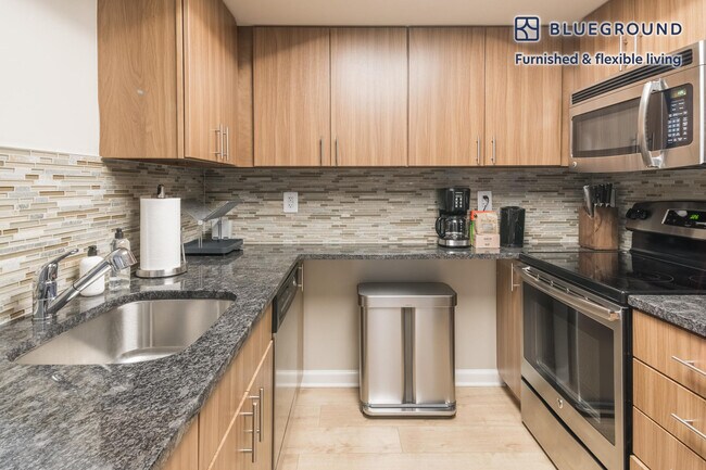 1410 N Scott St unit FL8-ID787, Arlington, VA 22209 - photo 6