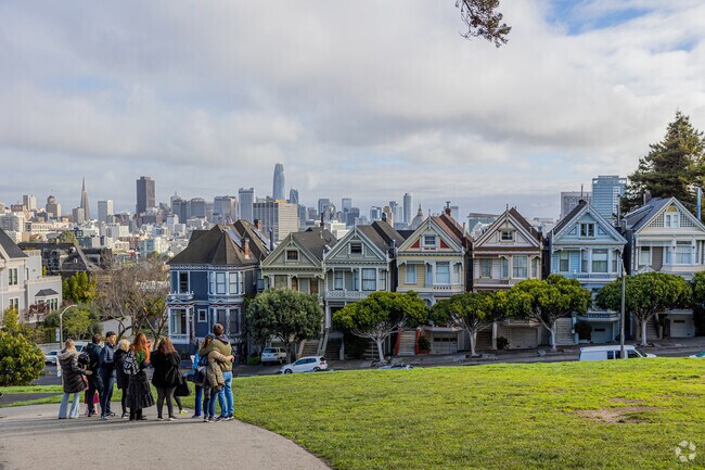 Anza Vista Locals lpove to stroll through nearby Alamo Square to basq in the San Francisco