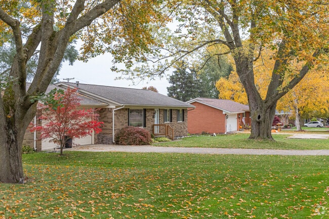 A row of Ranch style homes in Washington Township.
